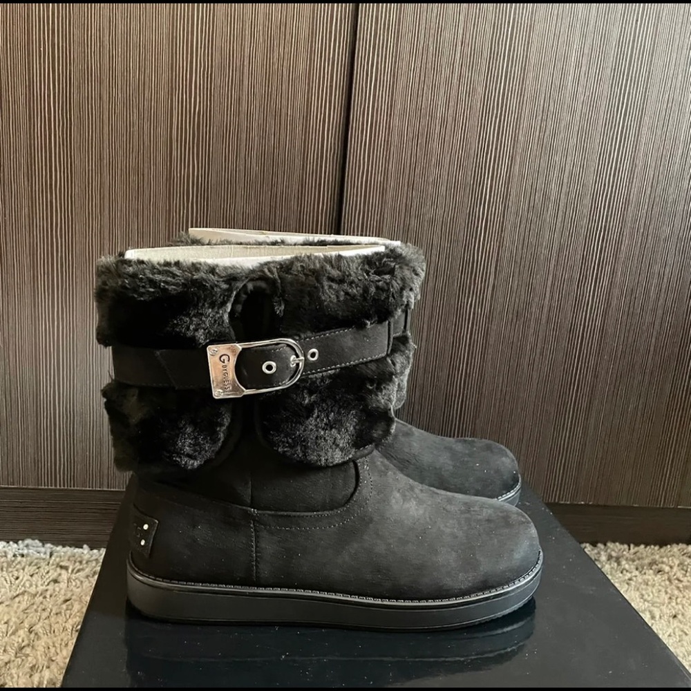 GUESS boot